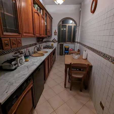 Spacious In Centre Apartment