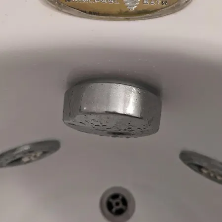 Spacious In Centre *